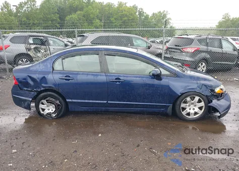 2008 Honda Civic Lx z USA, uszkodzony, nr VIN 1HGFA16528L088528